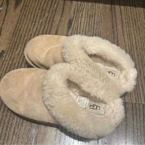 UGG fluffy slippers